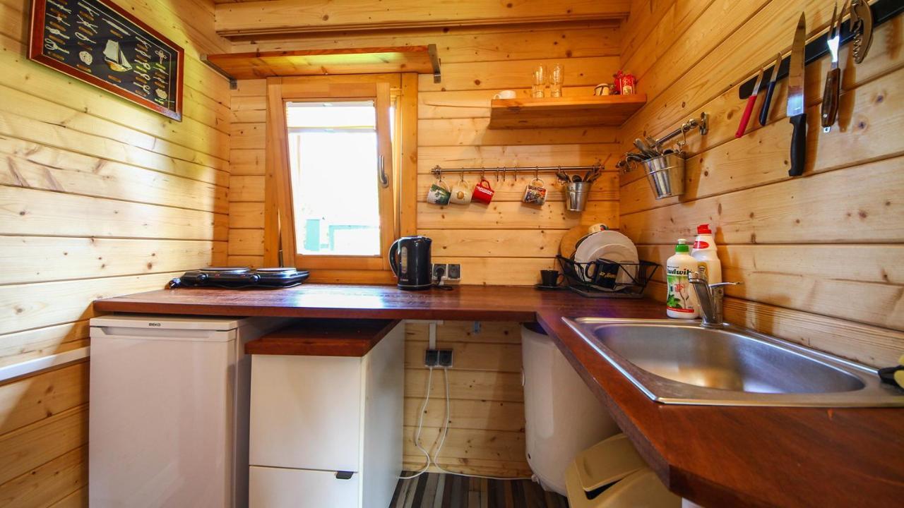 Pokoje I Domki Letniskowe Bros Dziwnów Exteriör bild