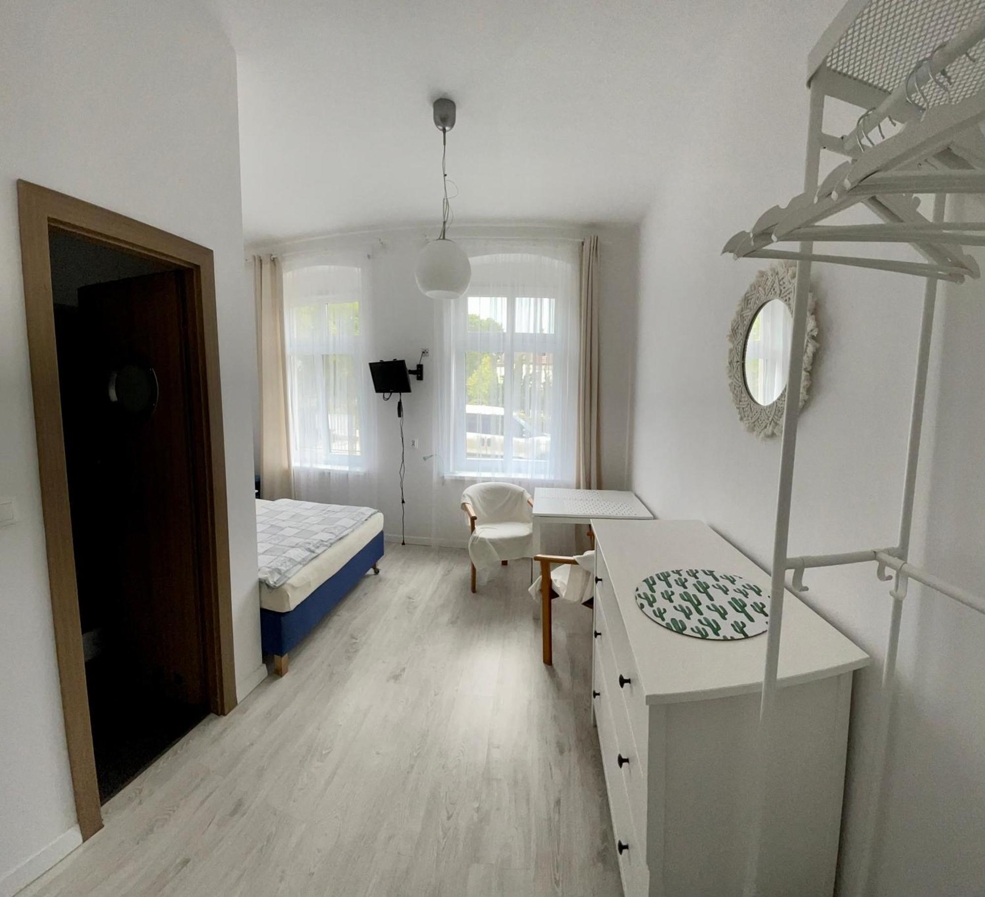 Pokoje I Domki Letniskowe Bros Dziwnów Exteriör bild